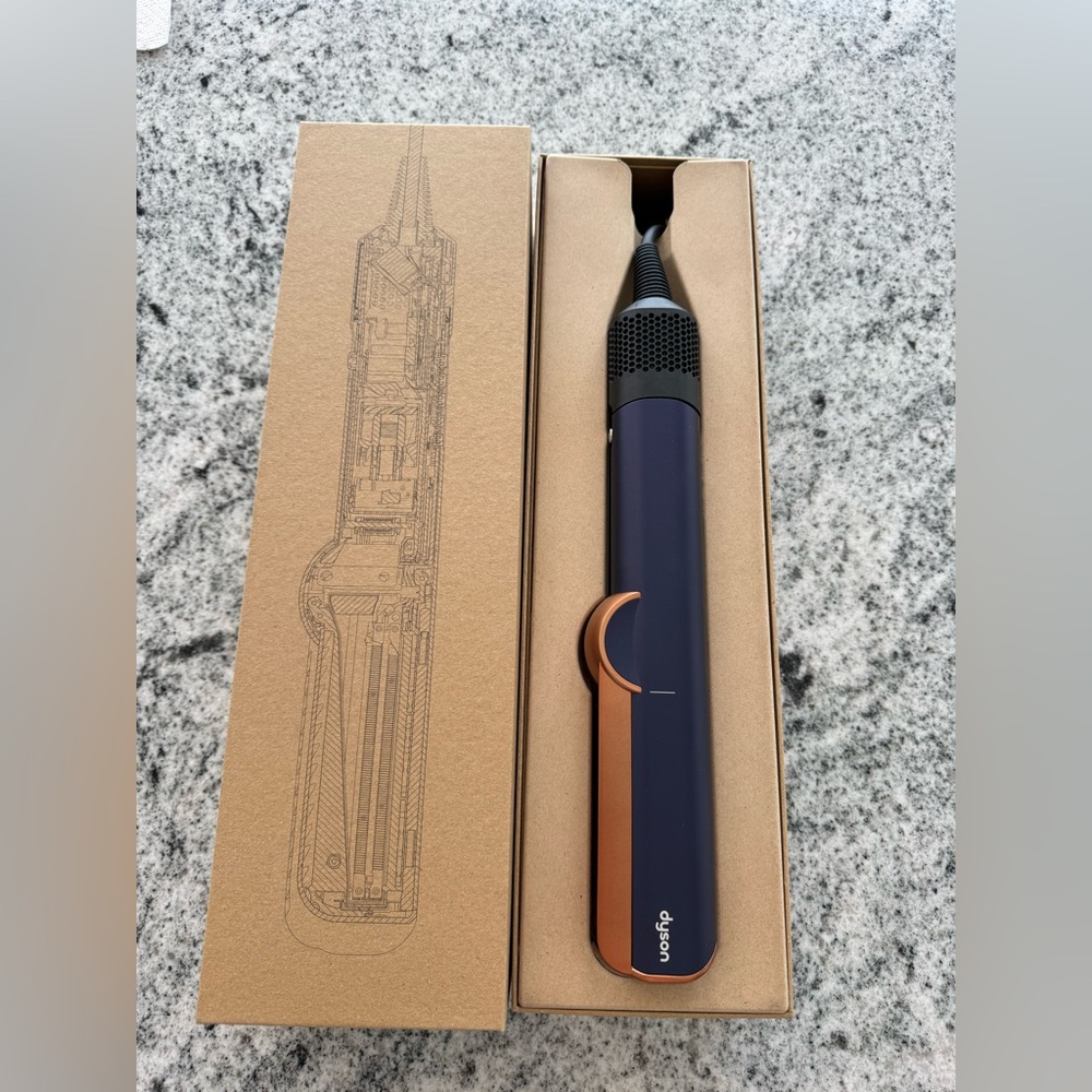 Dyson Airstraight straightener